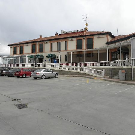 Hostal Las Fuentes Arévalo Buitenkant foto