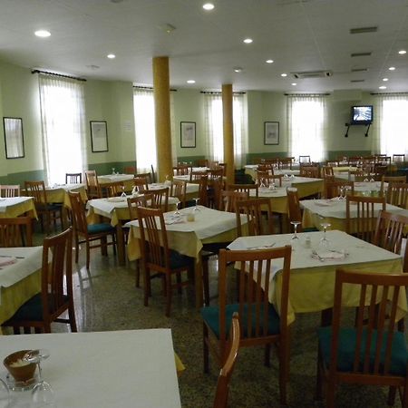 Hostal Las Fuentes Arévalo Buitenkant foto